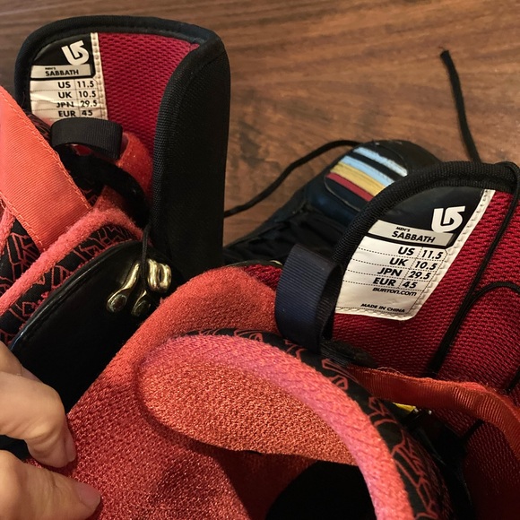 SOLD Burton Men’s Sabbath Snowboard boot Size 11.5 - Picture 4 of 9